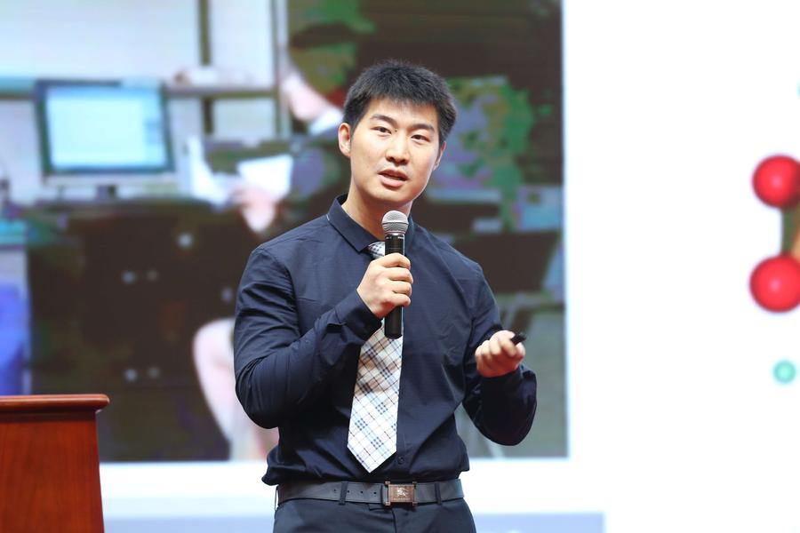 张林峰博士-分子动力学模拟平台成果发布.JPG